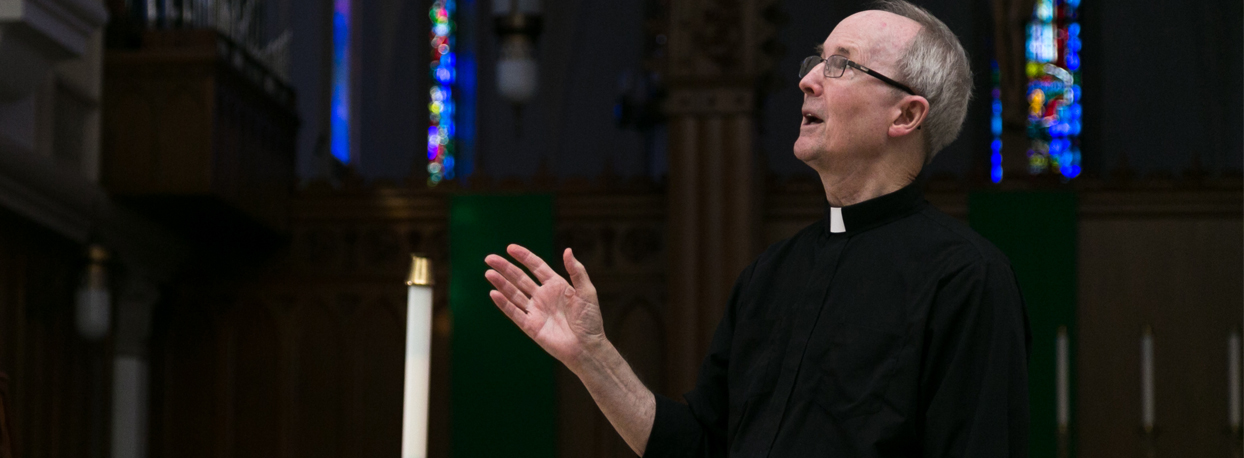 A priest teaches contemplative prayer